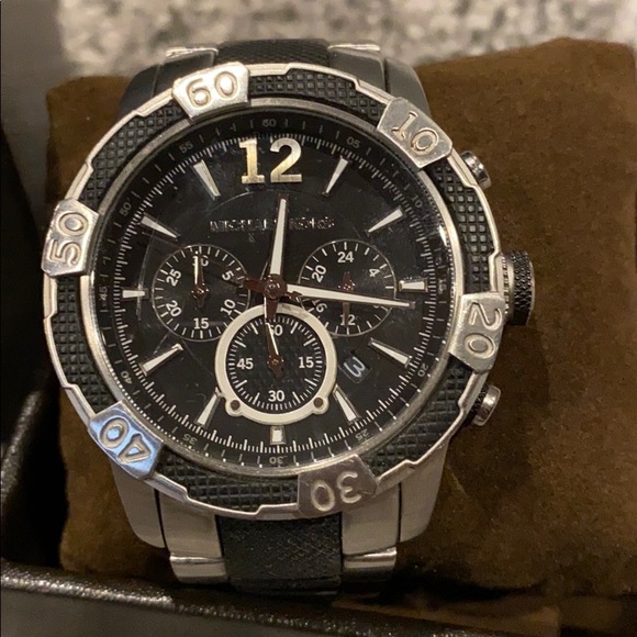 Michael Kors watch - Picture 2 of 4